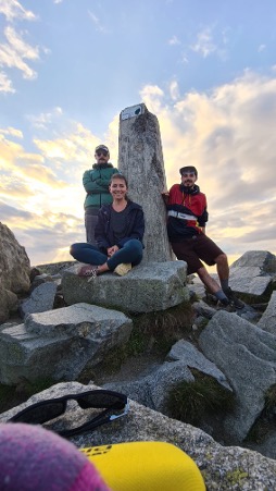 Visiting and host booksellers during a hike they did together