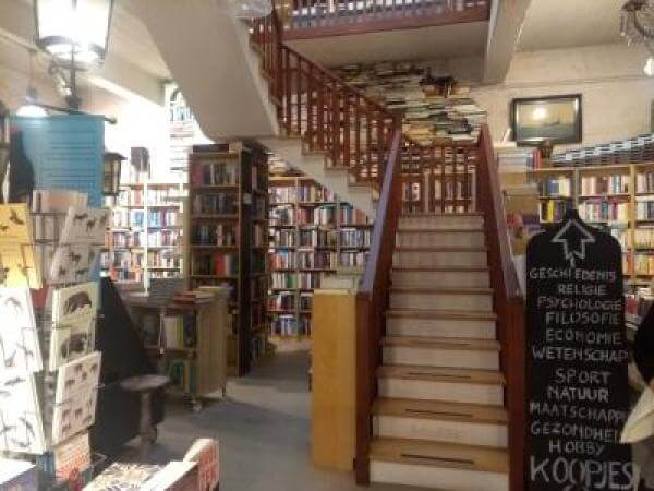 When local bookshops close, more people give up reading
